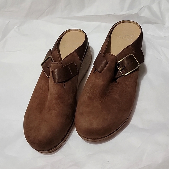 New Dansko Caia Nubuck Leather Platform Wedge Buckle Clogs Mules - Picture 2 of 8